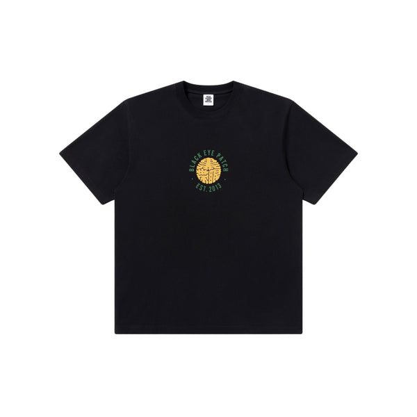 TITLED KAMON LOGO TEE (BLACK)