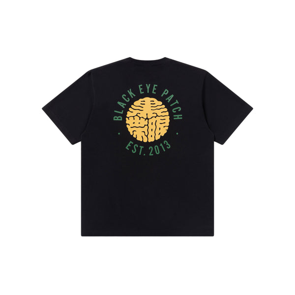 TITLED KAMON LOGO TEE (BLACK)