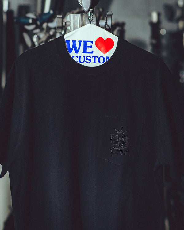 CROWN TAG POCKET TEE BLACK