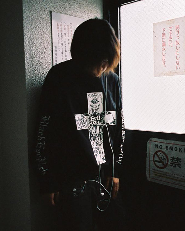 CROSS EVIL L/S TEE BLACK