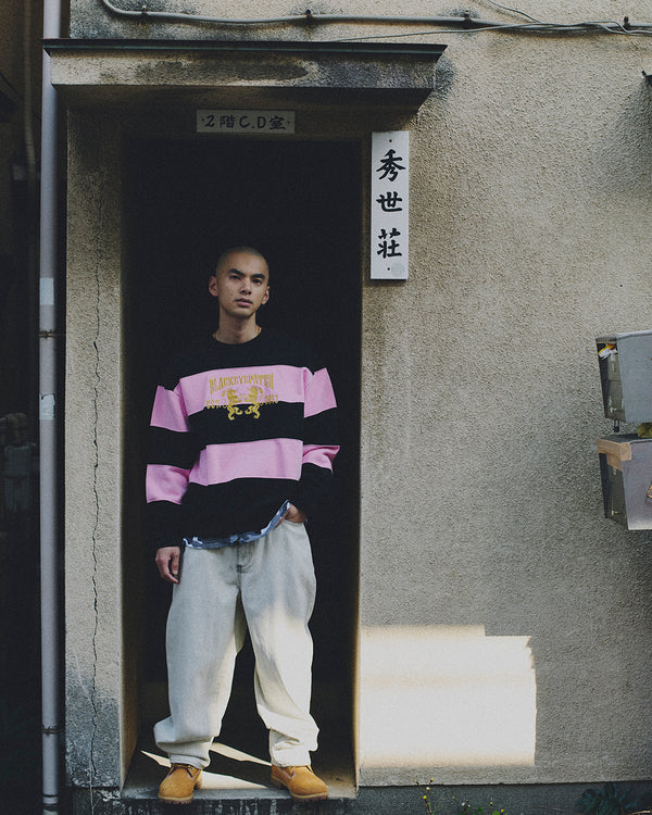 HERALDIC COLLEGE STRIPED CREW SWEAT NAVY/RED