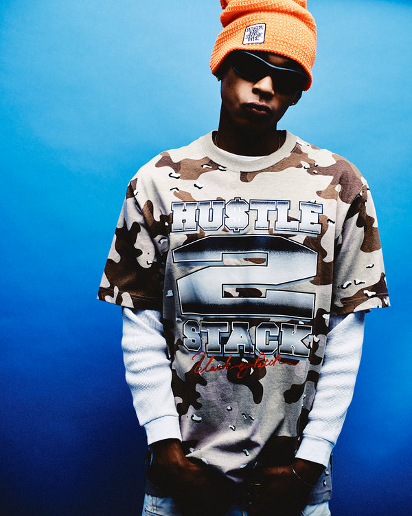 HUSTLE 2 STACK TEE DESERT CAMO