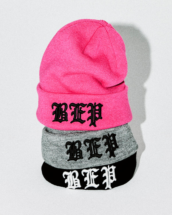 3 LETTER OE BEANIE PINK