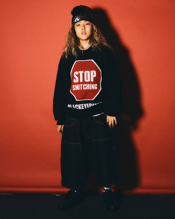 STOP SNITCHING KNITTED SWEATER BLACK
